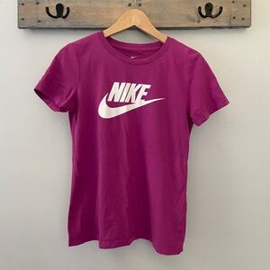 Women's Nike T-Shirt, Pink Colour, Size Small